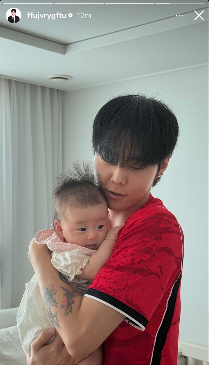 jshluvie's tweet photo. Aww, Junseongho with the His Man writer's baby. My heart. 🥹🤍 https://t.co/O3MKQ0p4ZA