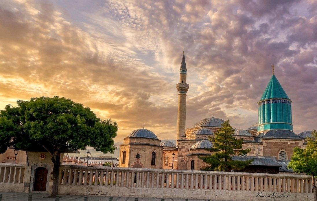 keskinrasit's tweet photo. Gönül şimşeğiyle iki göz bulutu olmadıkça tehdit ve hışım ateşi nasıl yatışır? Vuslat zevkinin yeşilliği nasıl yetişir, kaynaklardan arı, duru su nasıl coşar?
Gül bahçesi; yeşilliğe nasıl sır söyler, menekşe nasıl olur da yaseminle ahdedebilir? Çınar, dua için nasıl el açar, ağaç havada nasıl baş sallar? Çiçek bahar mevsiminde eteğini nasıl serper?
— Mesnevi (2. Cilt), Mevlânâ