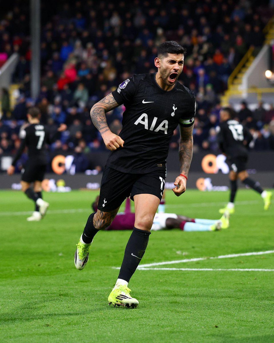 Tottencausa's tweet photo. Para mí, en cuanto a los temas de salidas del club, los enfoques deberían estar en estos 4:

- Cuti Romero 🇦🇷
- Guglielmo Vicario 🇮🇹
- Pape Sarr 🇸🇳
- Manor Solomon 

Ya sea por ciclo cumplido o porque ya llegaron a su techo con el club, estos deben ser los próximos en salir. https://t.co/KF857EQS1y