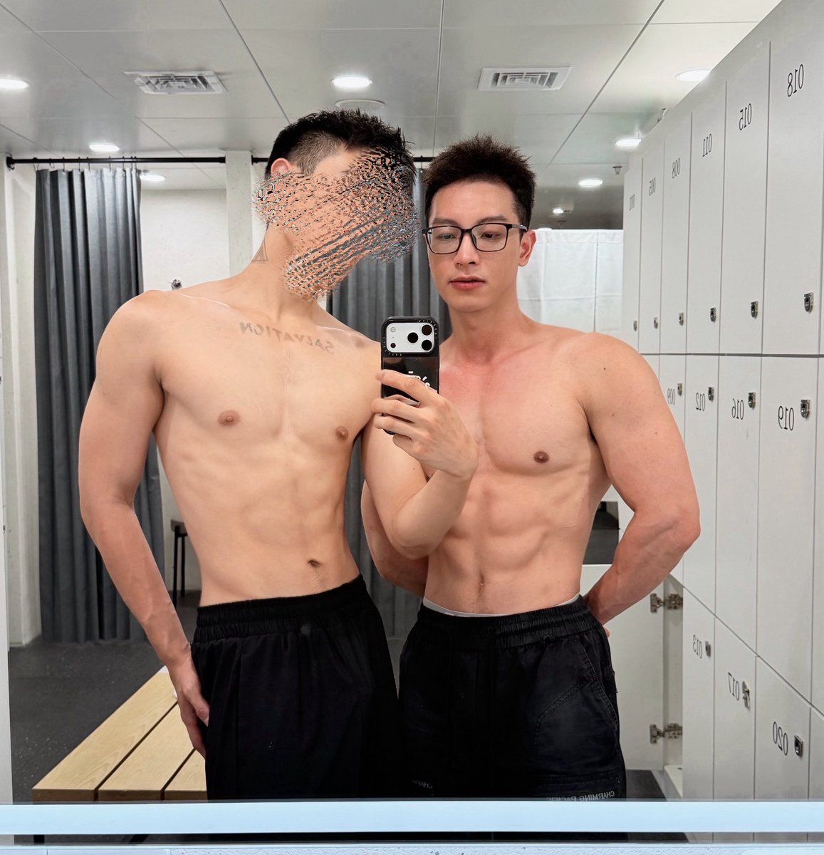 V787899's tweet photo. @HanKVDavid 健身房偶遇八爪鱼😏 https://t.co/f6GXsr060V