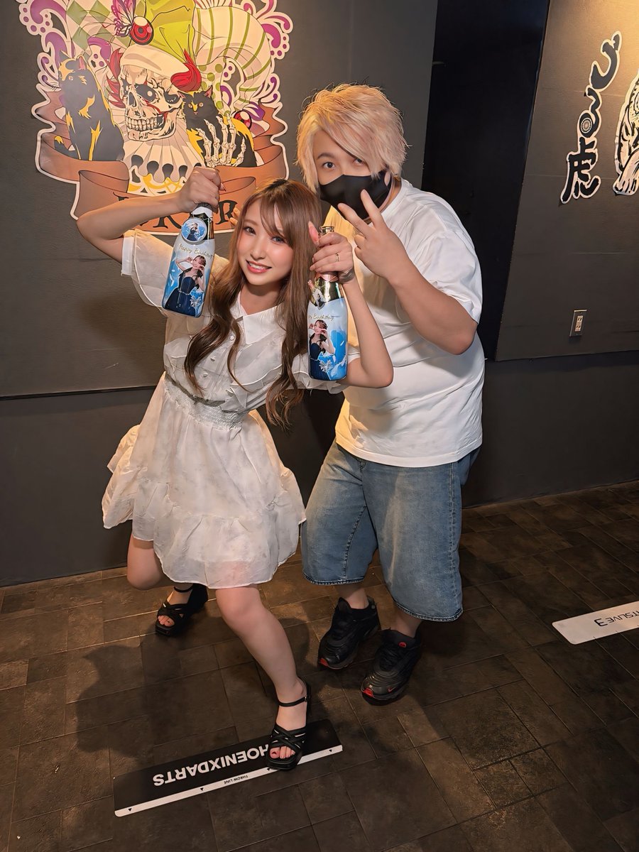 Ace_darts's tweet photo. 7月29日、ゆりなのBirthday前夜祭🎂
めちゃ楽しかったな〜☺️
毎年みんなでお祝いして🎉いっぱい遊んで🎶たくさん飲んで🍻
あっという間に終わっちゃいました💦
また来年も‼️
#三小田優莉奈 #birthday #お祝い #ダーツプロ #ダーツバー #錦糸町 #SpaDe https://t.co/9lTuw7sEKR