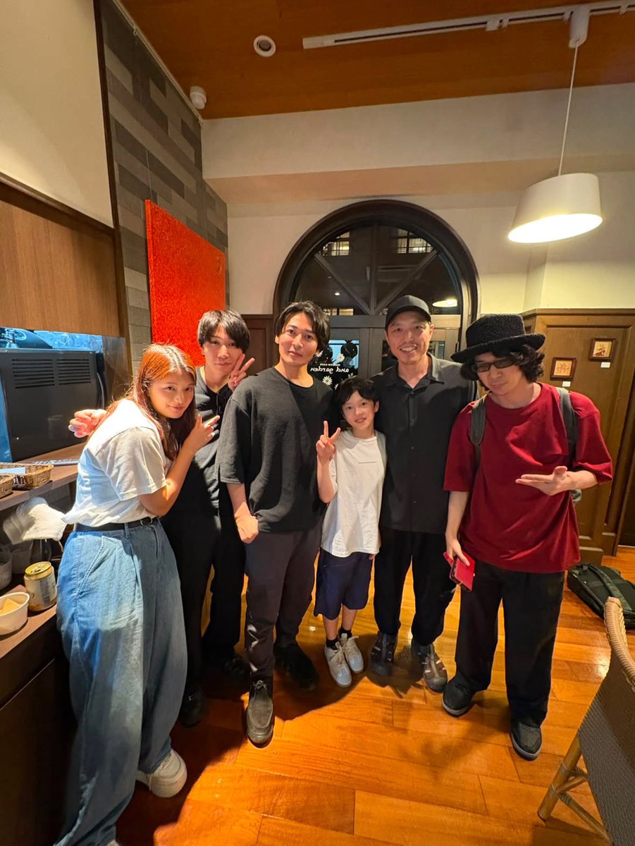 tokioactor65's tweet photo. 遂にジャパンプレミア✨湯河原シネマサロンにて恵水流生監督作品　映画「Family and War」　全員集合で舞台挨拶とトークショーをさせていただきました！
なにより自分のあの家族に対するセリフがとても素敵でよかったと言われ嬉しかった😭
本当に皆さま方本当にありがとうございました✨ https://t.co/AA9wmiEElX