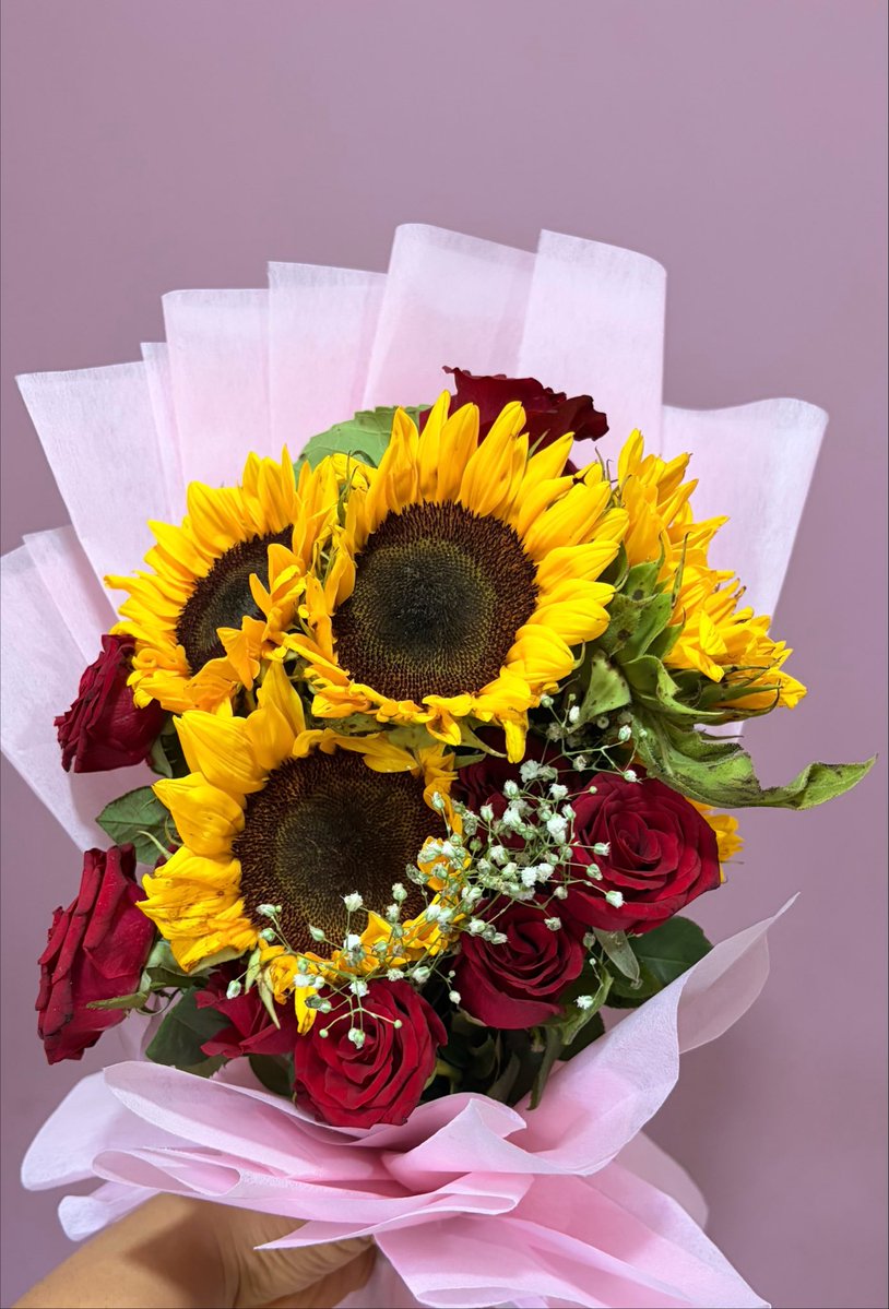 nithyeaahhh's tweet photo. i support random acts of floral generosity 🫶

#flowers #love https://t.co/GvmKs5EoNa