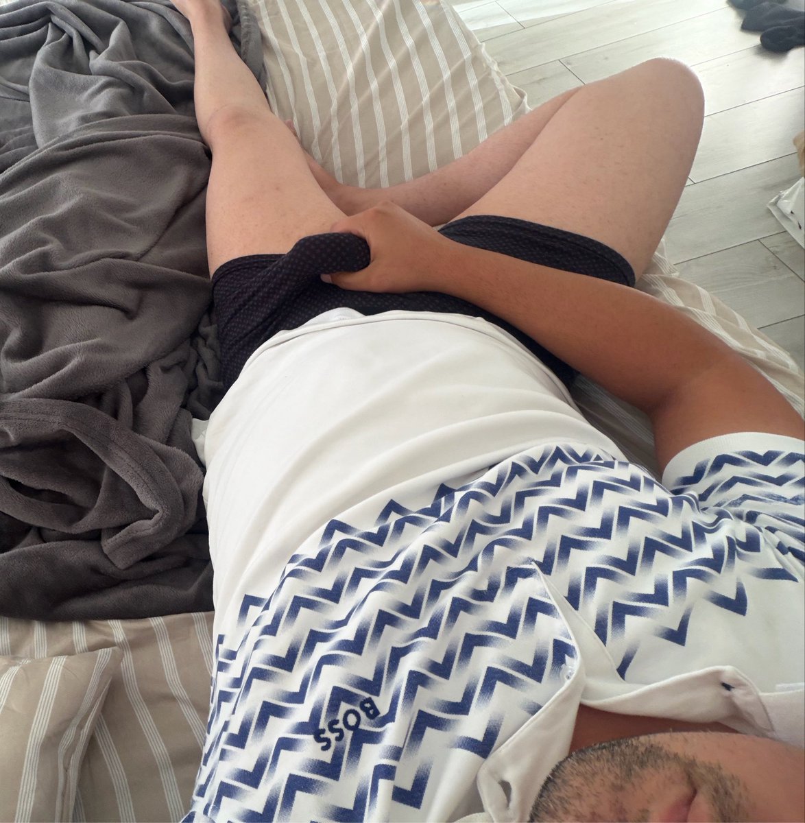 Joshromania's tweet photo. Bună dimineața! #gay #gayromania #bisex #bisexual #cumshot https://t.co/Hh50zLBjyP