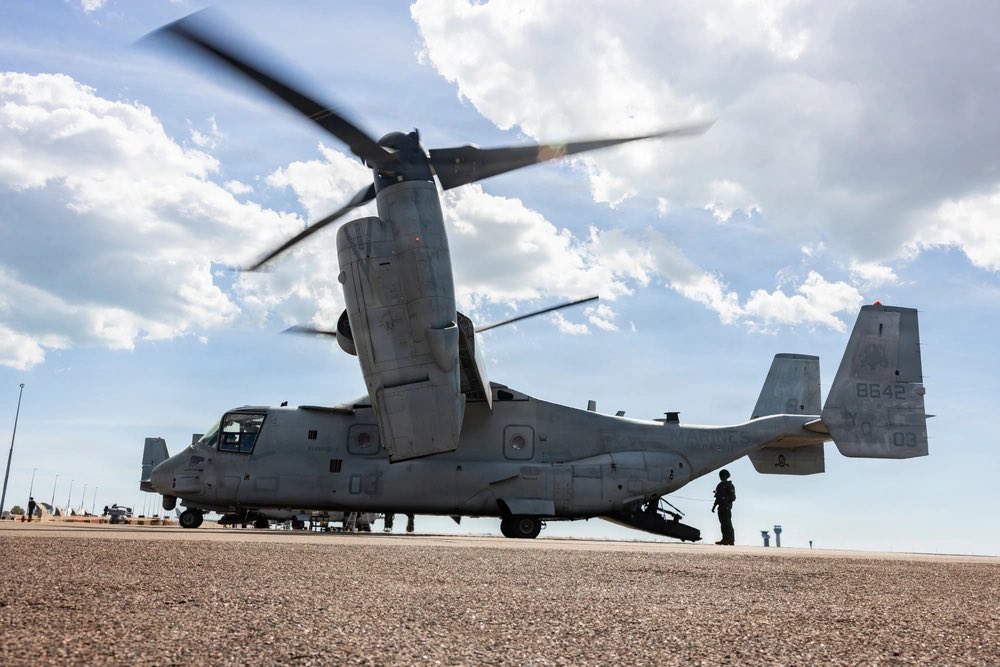 MRFDarwin's tweet photo. It’s a bird! It’s a plane!🚁🦅✈️

USMC MV-22B Ospreys with VMM-268 have been flying over Darwin, Australia, for exercises and operations to support MRF-D 26 in their role as the ACE of the Special Purpose MAGTF.

📸Sgt. Kyle Chan

#USMC #Marines #MRFD #Darwin #VMM268 #Osprey https://t.co/LGuQA0a0z1