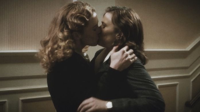 SaeraFox's tweet photo. ตำนาน first wlw kiss in marvel ka 🤩

 คนนึงเป็นoriginal black widow โดนโปรแกรมมาเก็บอีกคน แล้วคนนั้นดันเป็นสายลับ  ซึ่งวิธีจะเก็บมีเป็นร้อย แต่ด้อตตี้เลือกจะจุ๊บพี่เพ้ก เห้ย มันจะไอ่นั่นเอานะ🫪🫪🫪🫪🫪🫪🫪🫪 
   
. 

  และใช่ค่ะ มาเวลไม่ทำต่อ . . . 🧍‍♀️ https://t.co/z5icMXG6Uw