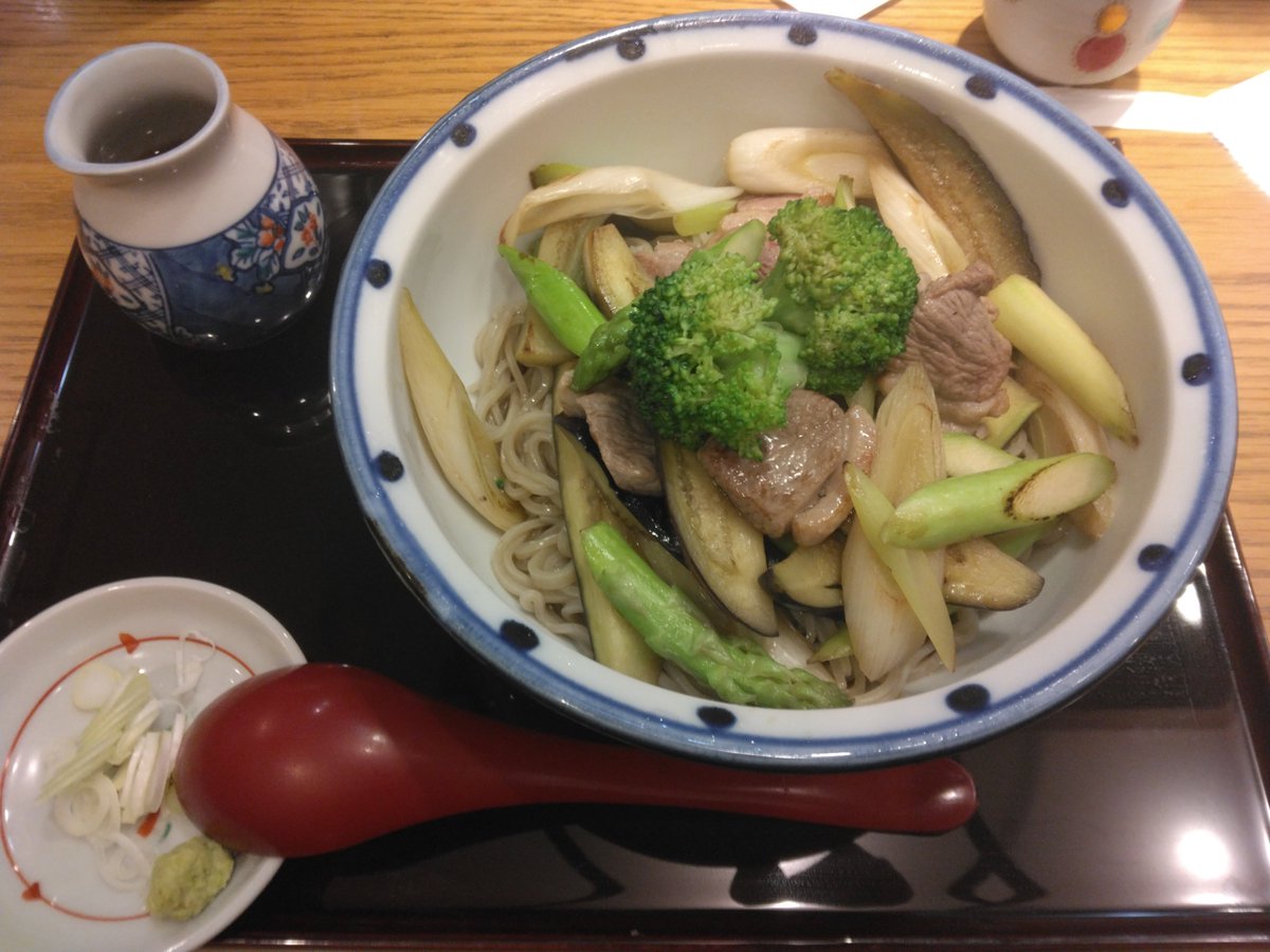 Lui07270278's tweet photo. 炒鴨そば https://t.co/EvxkMQhk1Z