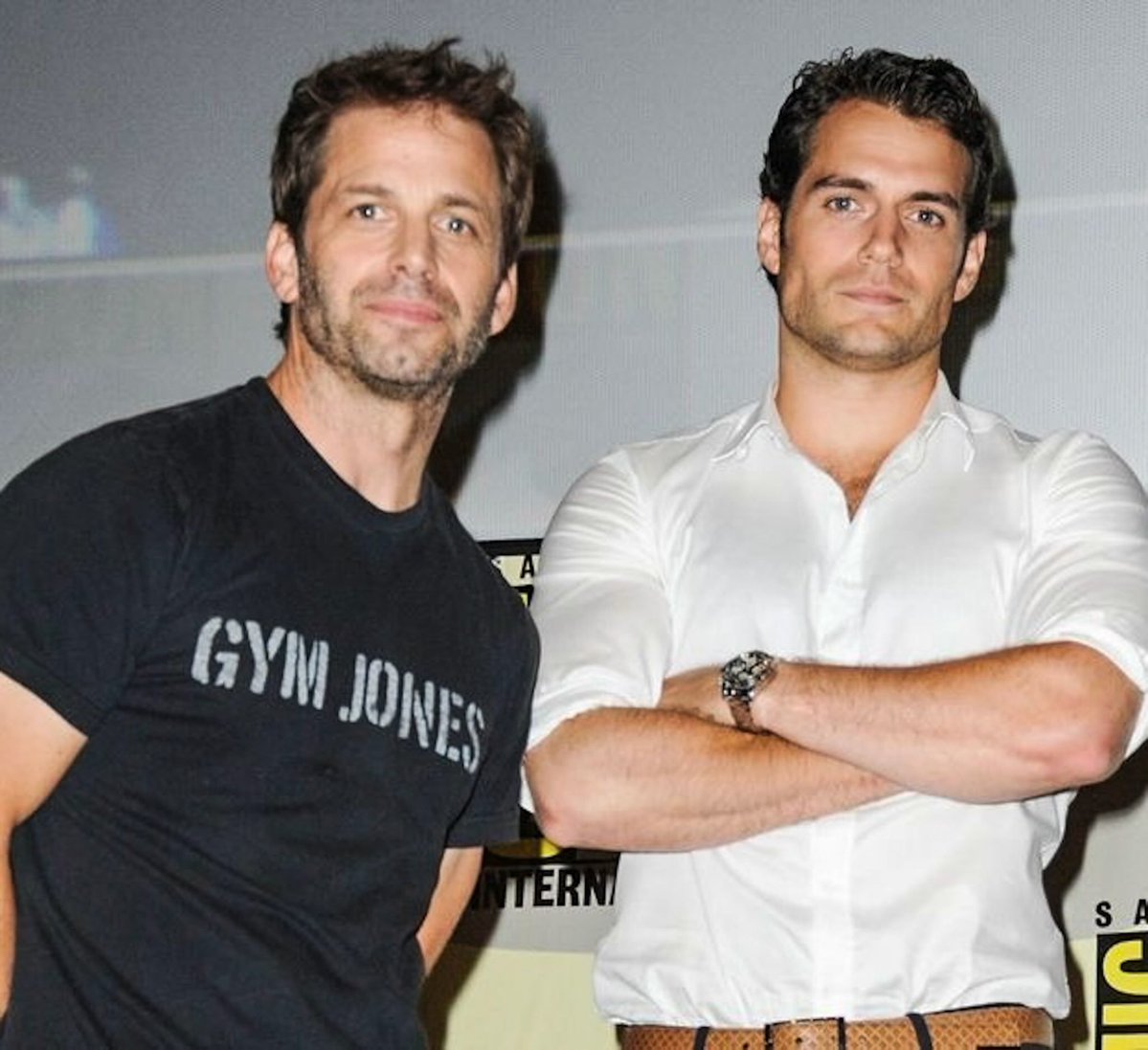 ZackSnyderFilm's tweet photo. "Henry and I at Comic-Con, some years ago. Always a good day when this one shows up."

📸Zack Snyder (IG) https://t.co/ubifMiYy63