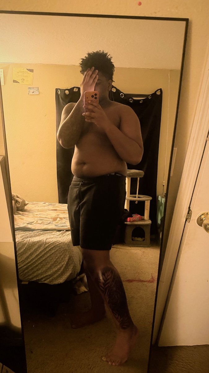 userlovesebonys's tweet photo. It’s getting cold soon 🥶 big boy szn otw https://t.co/hX2ZQQn6hv