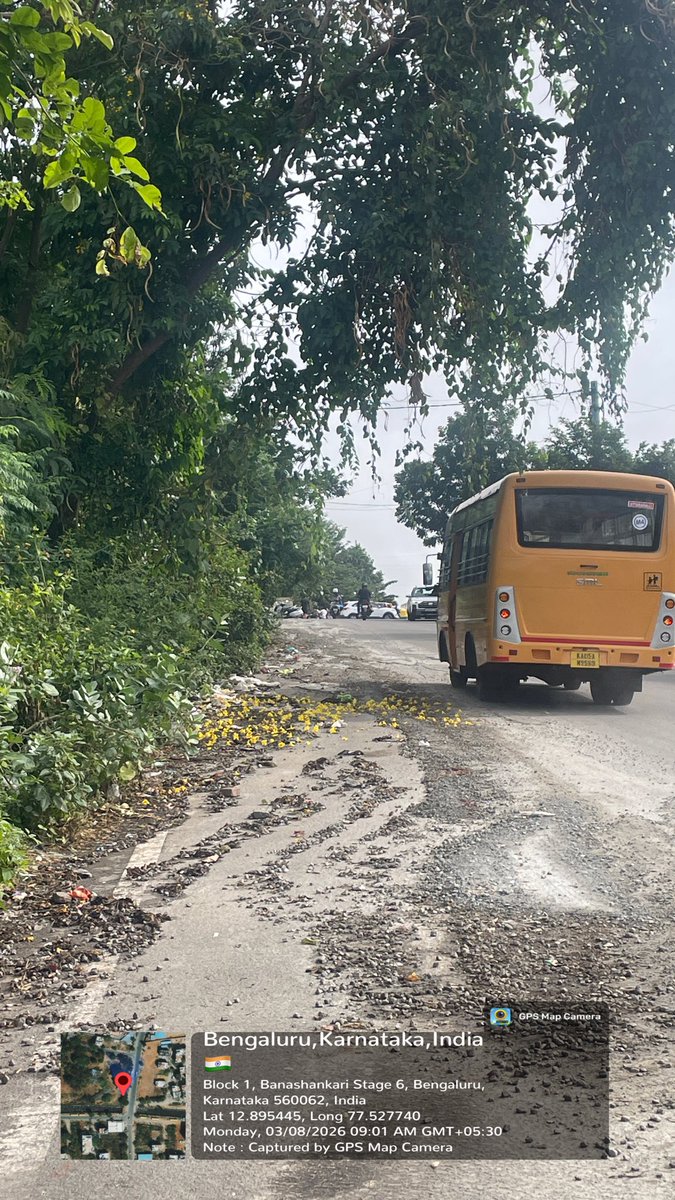 drdiganth's tweet photo. @GBA_office @blrcitytraffic 
Unsafe road near NPS Banashankari.
Concrete spillages from construction vehicles have damaged nearly half the road connecting NPS Banashankari and 80 Feet Road, Banashankari 6th Stage. This busy school route is now dangerous for two-wheelers https://t.co/du6hUgDVZu