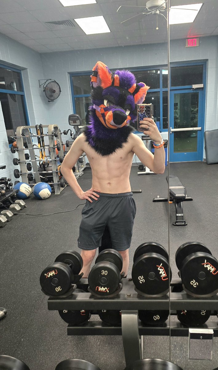 EmberVulp's tweet photo. Pristine Body https://t.co/oWGKuas34C