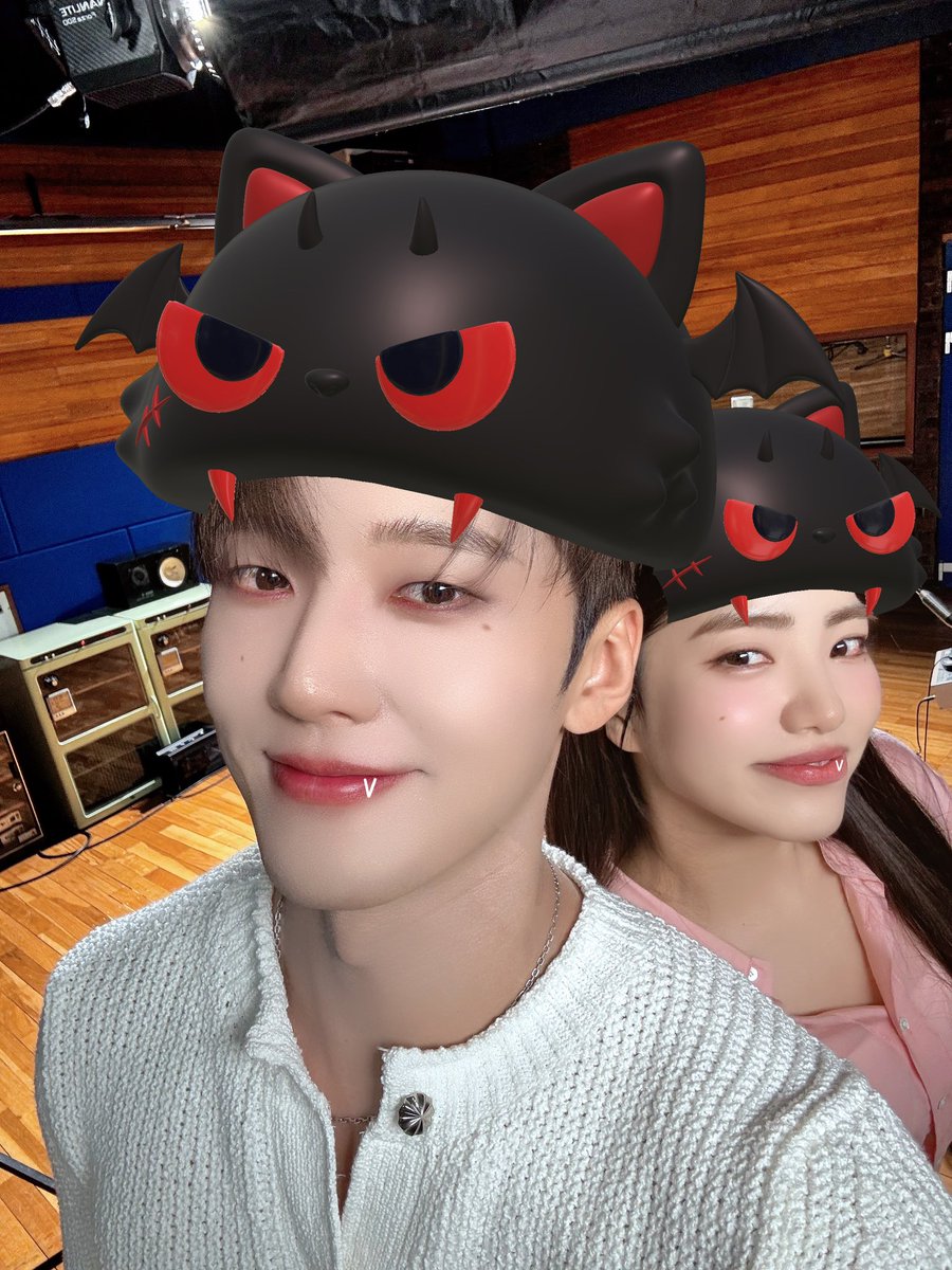 od_musical's tweet photo. #뮤지컬 #드라큘라

𝐌𝐔𝐒𝐈𝐂 𝐕𝐈𝐃𝐄𝐎 𝐁𝐄𝐇𝐈𝐍𝐃 𝐏𝐇𝐎𝐓𝐎🌹

고은성 드라큘라 &amp; 김환희 미나
우리의 인연은 시간을 넘어 할께할 운명✨

𝙳𝚁𝙰𝙲𝚄𝙻𝙰
드라큘라 #고은성
𝙼𝙸𝙽𝙰
미나 #김환희 https://t.co/VjdlNyt7dJ