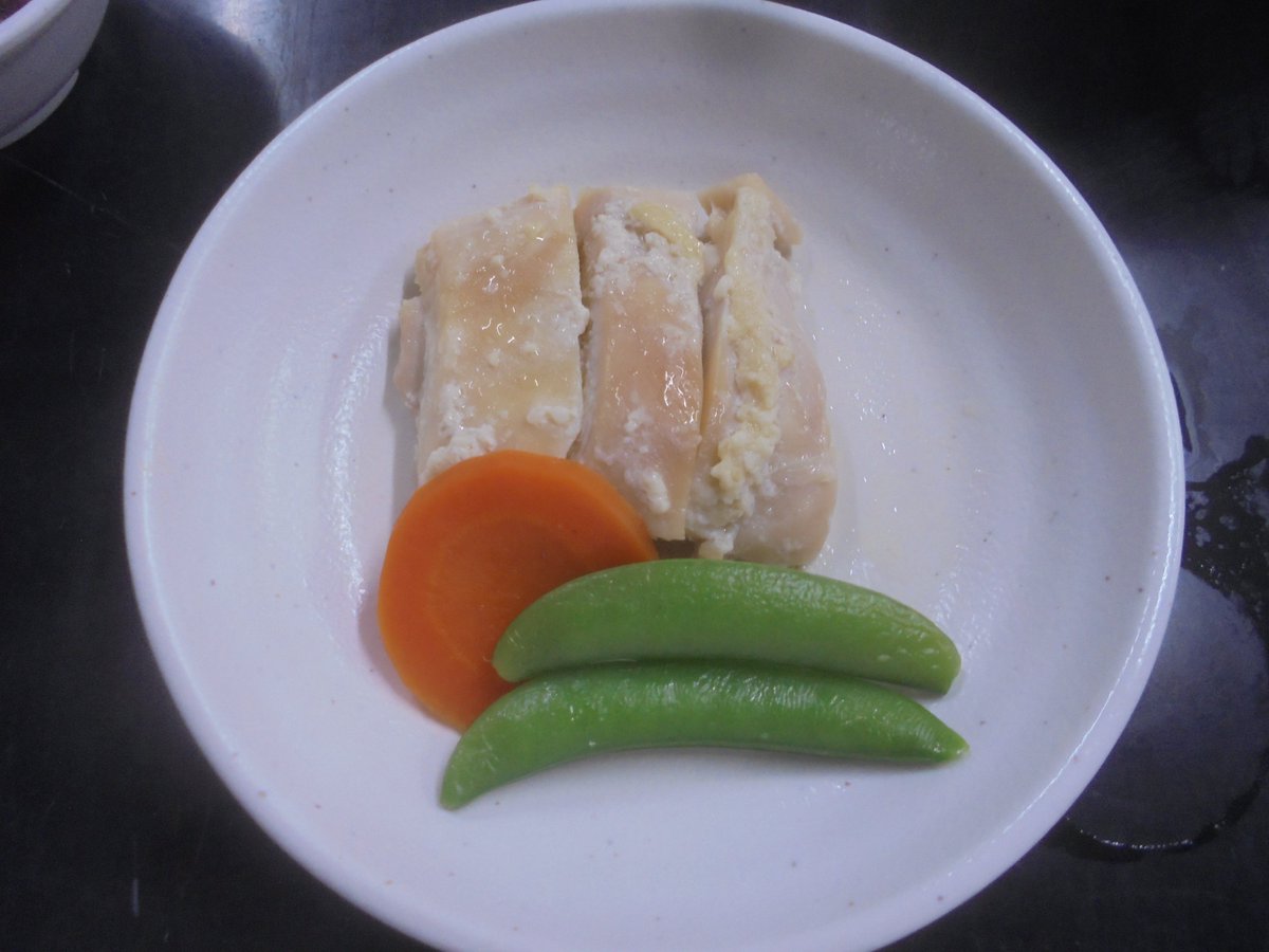 kanrieiyoushiko's tweet photo. 鶏肉の塩麹焼

鶏肉　G　1.5％
人参　G　2％
えんどう　G　2％

#ソフト食
#嚥下食
#ゼリー食 https://t.co/ND68R3vGko