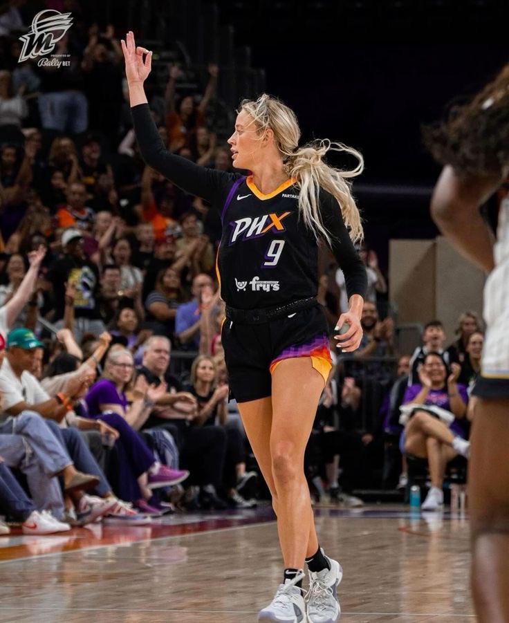 Sophiecunnin7's tweet photo. Hi fans Cunningham, you can use:
#SophieCunningham #IndianaFever #FeverNation #WNBA #WNBATwitter #WomensBasketball #Hoops #GameDay https://t.co/0CvPyecAqN