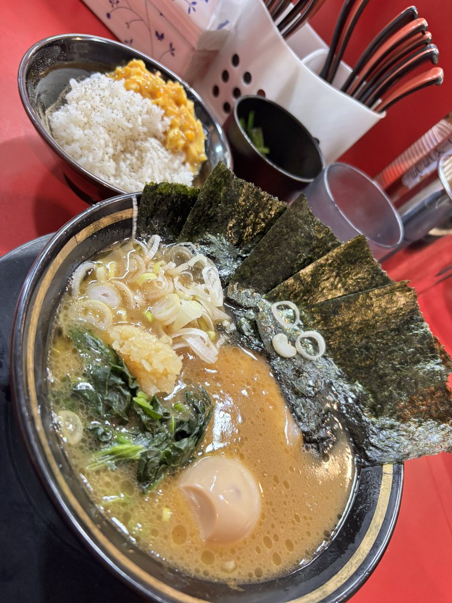 teruteruafu's tweet photo. とらきち家  光さん🐯💕

今日は涼しい🍜日和❤
って事で(　˙▿˙　)👇

半麺🍜➕辛ニラ➕半ライス🧂🍚🥚

今日のスープ激ヤバ旨し🤤💕
旨い旨い連呼🤭✨
辛ニラ🌶は辛いのに甘みもあってモリモリ進む😋
🍺のおつまみにも😆👍✨

今日も偶然横にayyaさん🤣
またよろです🙏

なまら旨い🐯💕🥹🙏 https://t.co/cuhoSUkTTR