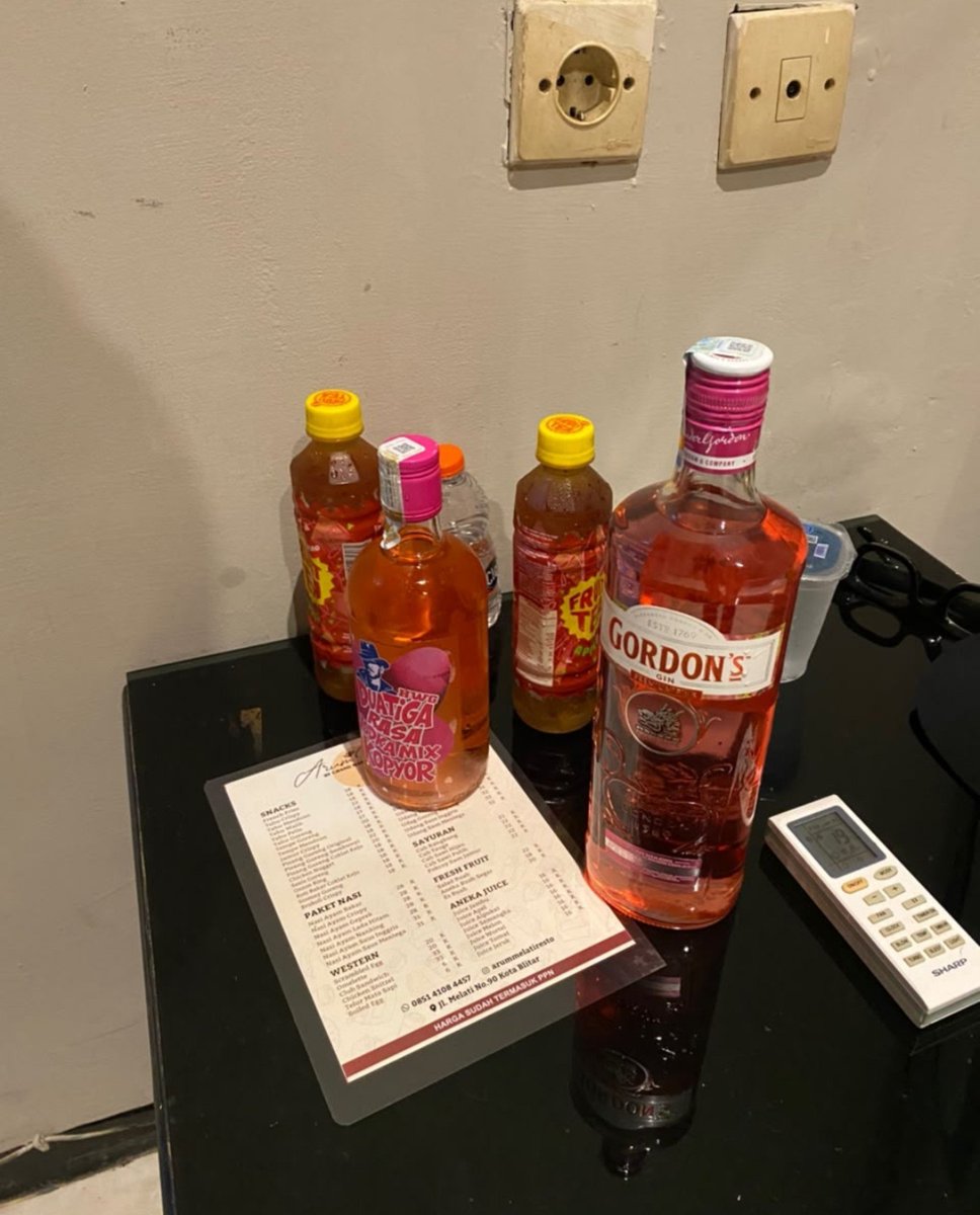 merkven's tweet photo. Welkom drink https://t.co/PzdRQLLzwT