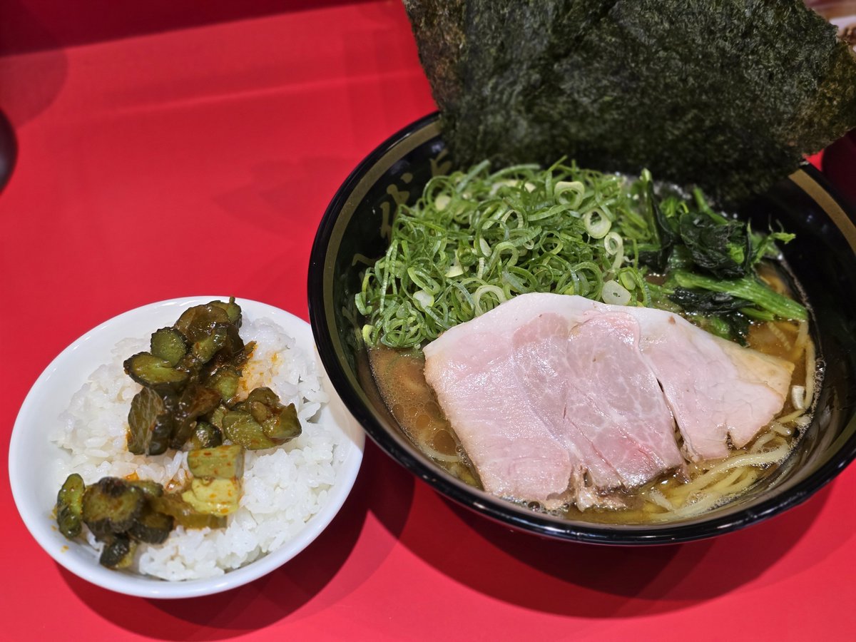 R246's tweet photo. 18代目野中家で裏カッパライス+健康野菜スープ。ライス無料になってて吸引力が増してた #SNSで食べ物に関する内容ばかりアップしている人は心理的な問題を抱えている可能性あり @polo_kawasaki @enooooo @dtfaxe @maijun2 @machap @nt3731_RES https://t.co/iAYpqnOqsR