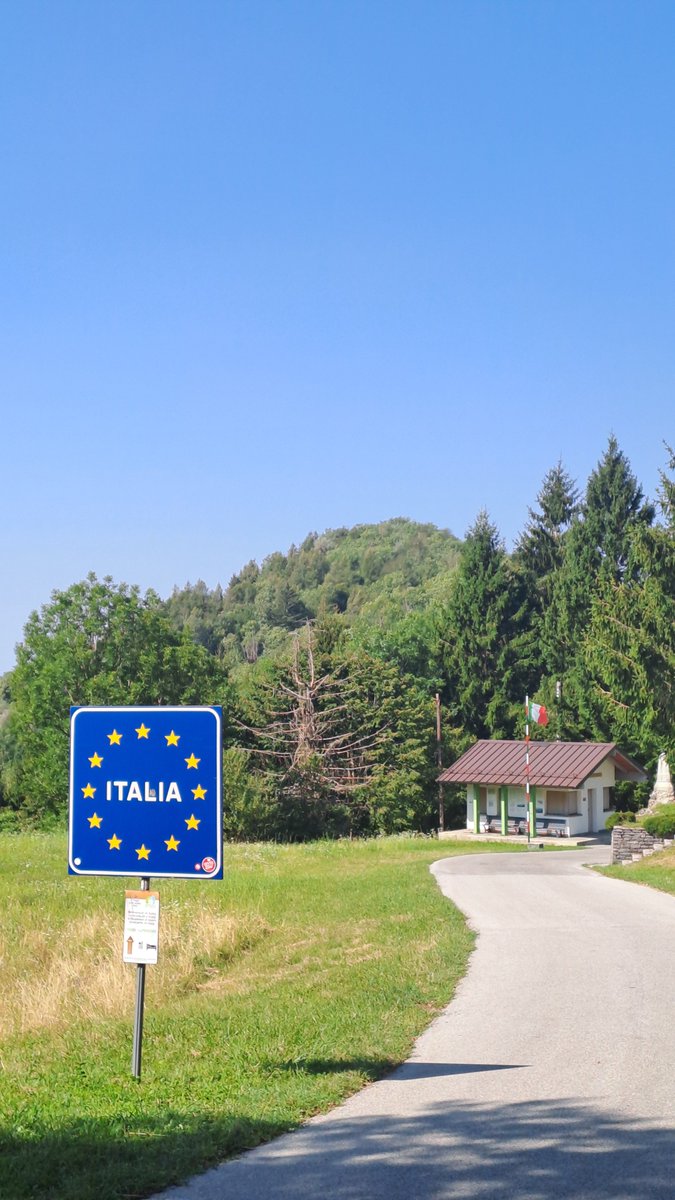 federeeko's tweet photo. Giro in bici domenicale in Slovenia e rientro. Nessun controllo. Per sospendere Schengen non abbiamo le carte. Lasciate che dicano. https://t.co/zyTlu1v35a