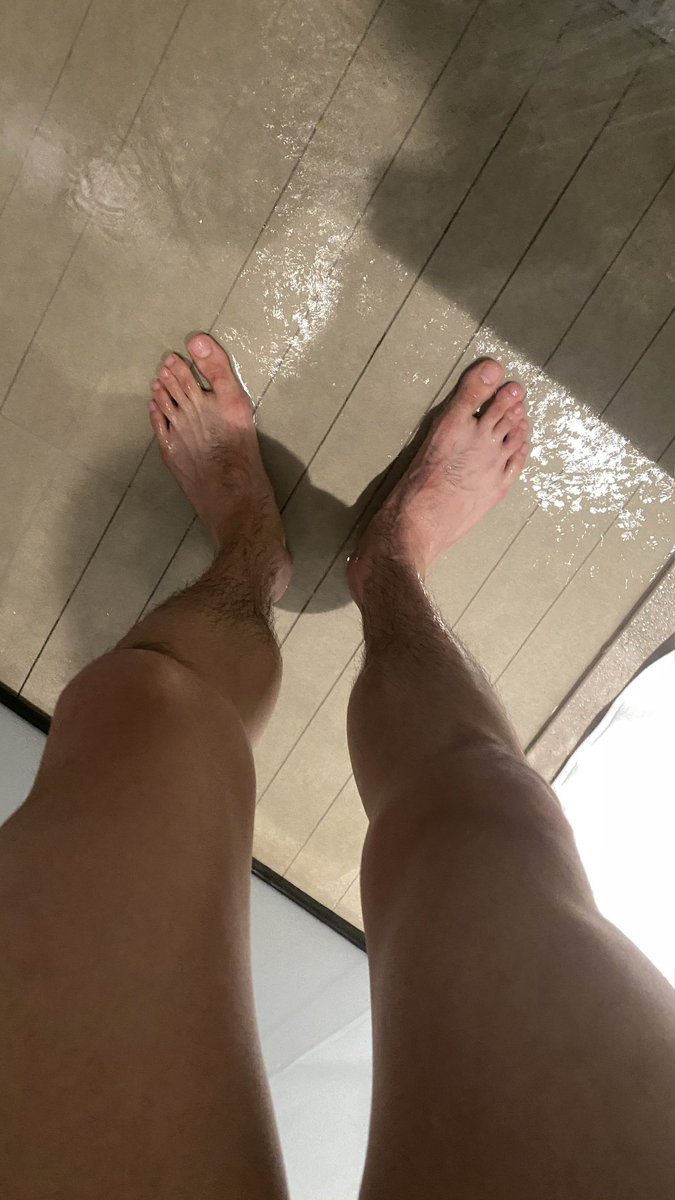 Cold3dd's tweet photo. 喜欢被踩吗？广��� https://t.co/dIOG1BZziB