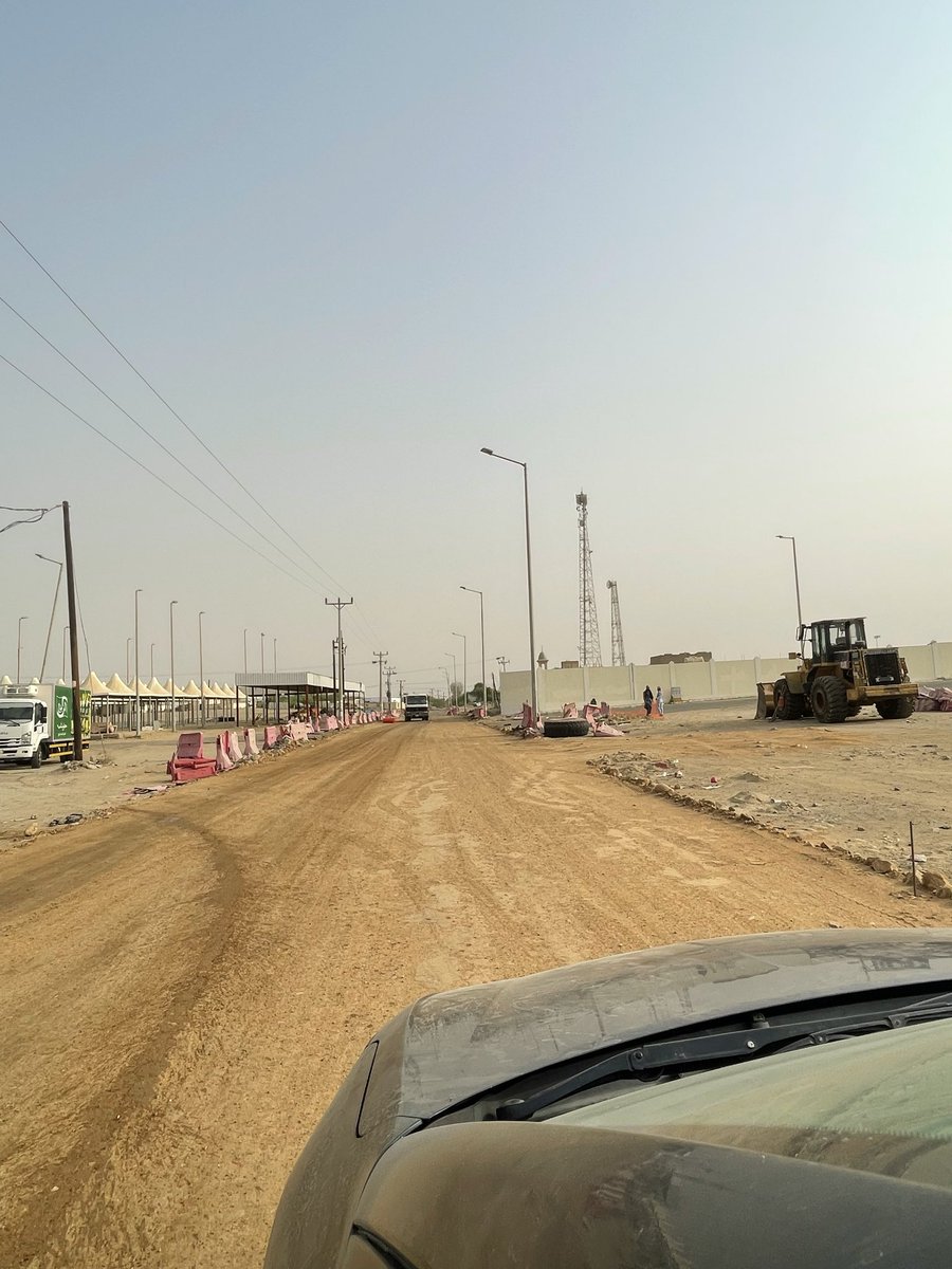 al__yd20's tweet photo. @qbaladi استفسار بخصوص سبب اعمال ازالة الحواجز المتهالكة  من مشروع صيانة شارع من شوارع مركز احد بني زيد  قبل انجاز العمل ؟ 
متى موعد انجاز اعمال الصيانة بالطريق ؟  @JeddahAmanah @Momah_SA @makkahregion @RCMC_KSA https://t.co/Npec8VjF1H