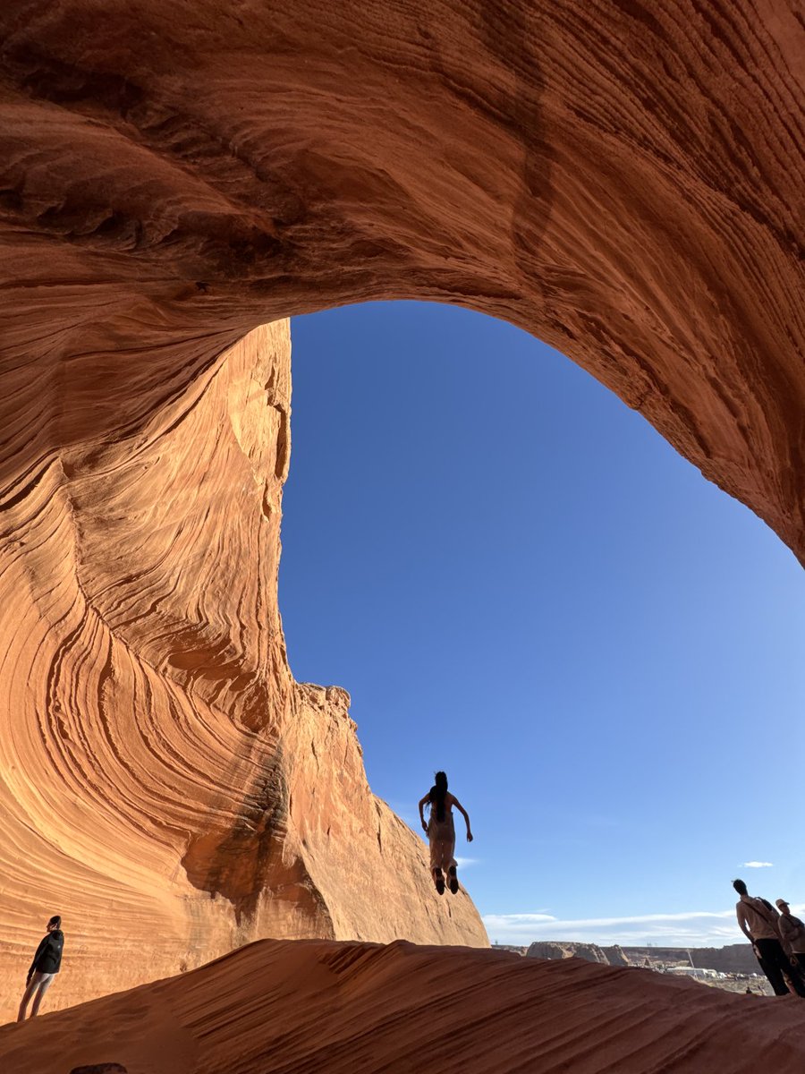 dnkftkele's tweet photo. Crazy jumping
 Horseshoe Bend check in https://t.co/yds69C3rih