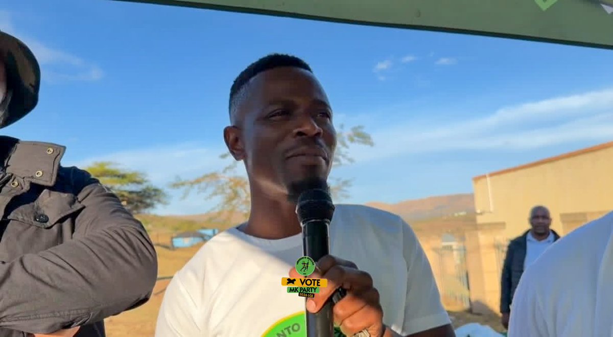 MkhontoweSizwex's tweet photo. Yesterday, uMkhonto weSizwe Party Secretary-General, Cde Sibonelo Nomvalo, visited Ward 14 in Nkandla, the President’s ward, where he showed appreciation to the volunteers on the ground by providing them with food as they continued their mobilisation efforts. https://t.co/2bB7NEgkLa