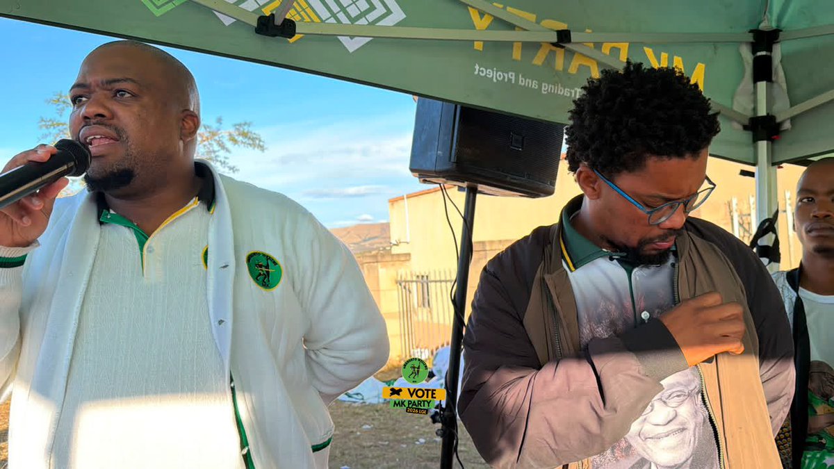 MkhontoweSizwex's tweet photo. Yesterday, uMkhonto weSizwe Party Secretary-General, Cde Sibonelo Nomvalo, visited Ward 14 in Nkandla, the President’s ward, where he showed appreciation to the volunteers on the ground by providing them with food as they continued their mobilisation efforts. https://t.co/2bB7NEgkLa