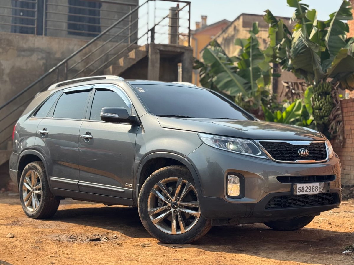 fenitralc's tweet photo. Kia Sorento 2014 à vendre
Version 4*4, BVA turbo diesel
05 places, 01 mois à Mada 
49 millions Ariary à débattre 
Contact en DM ou au 038 11 777 65 https://t.co/VNQGQlFiKd