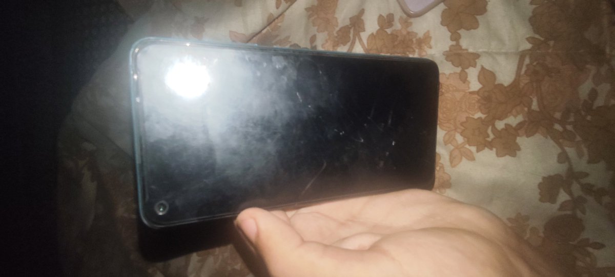 hlmey8masry's tweet photo. I went to a phone repair shop today, and the owner told me I don't need a new phone after all. He said replacing the broken screen would be enough, costing about $700 instead of $2,000 for a new phone.

It's still far beyond what I can afford, but it's a much smaller step. https://t.co/Q9tR3TGxL4