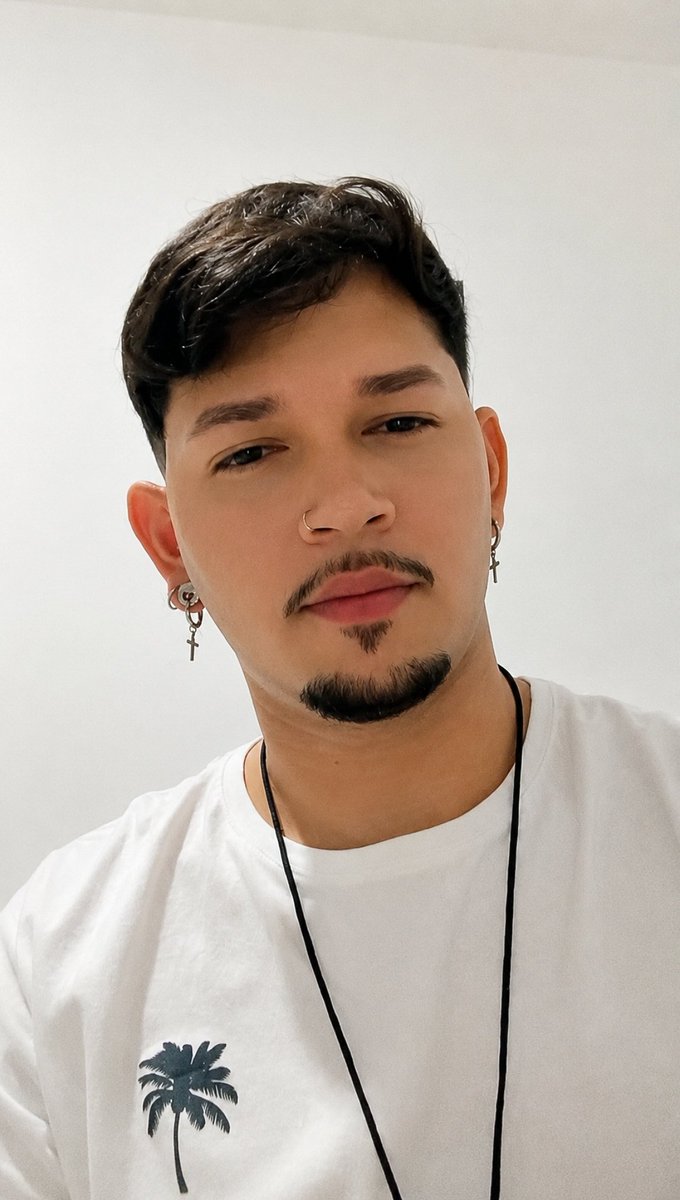 Doglinhas96's tweet photo. 🌚 https://t.co/Yt7mQukKkg