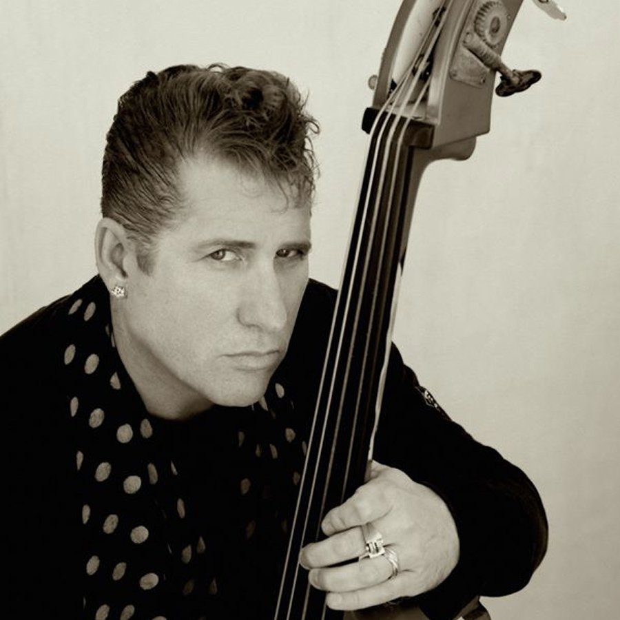MaxxGhe's tweet photo. 03/08/1961.
Nasce a Long Island, New York, Leon Drucker, ovvero Lee Rocker, il contrabbassista dei rockabilly Stray Cats.
Rock This Town: https://t.co/bWd5Ei44kC
Stray Cat Strut: https://t.co/luFNnMU6R9
Runaway Boys: https://t.co/xdqQjbbM07
#LeeRocker #StrayCats https://t.co/sK9tg7v0JS