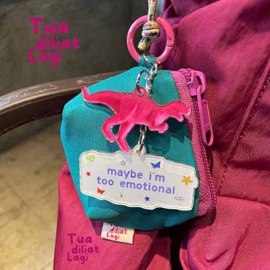 sazavelvet's tweet photo. cute and useful things i found on shOpEE 🍥🦖 https://t.co/HnMpwmDexi