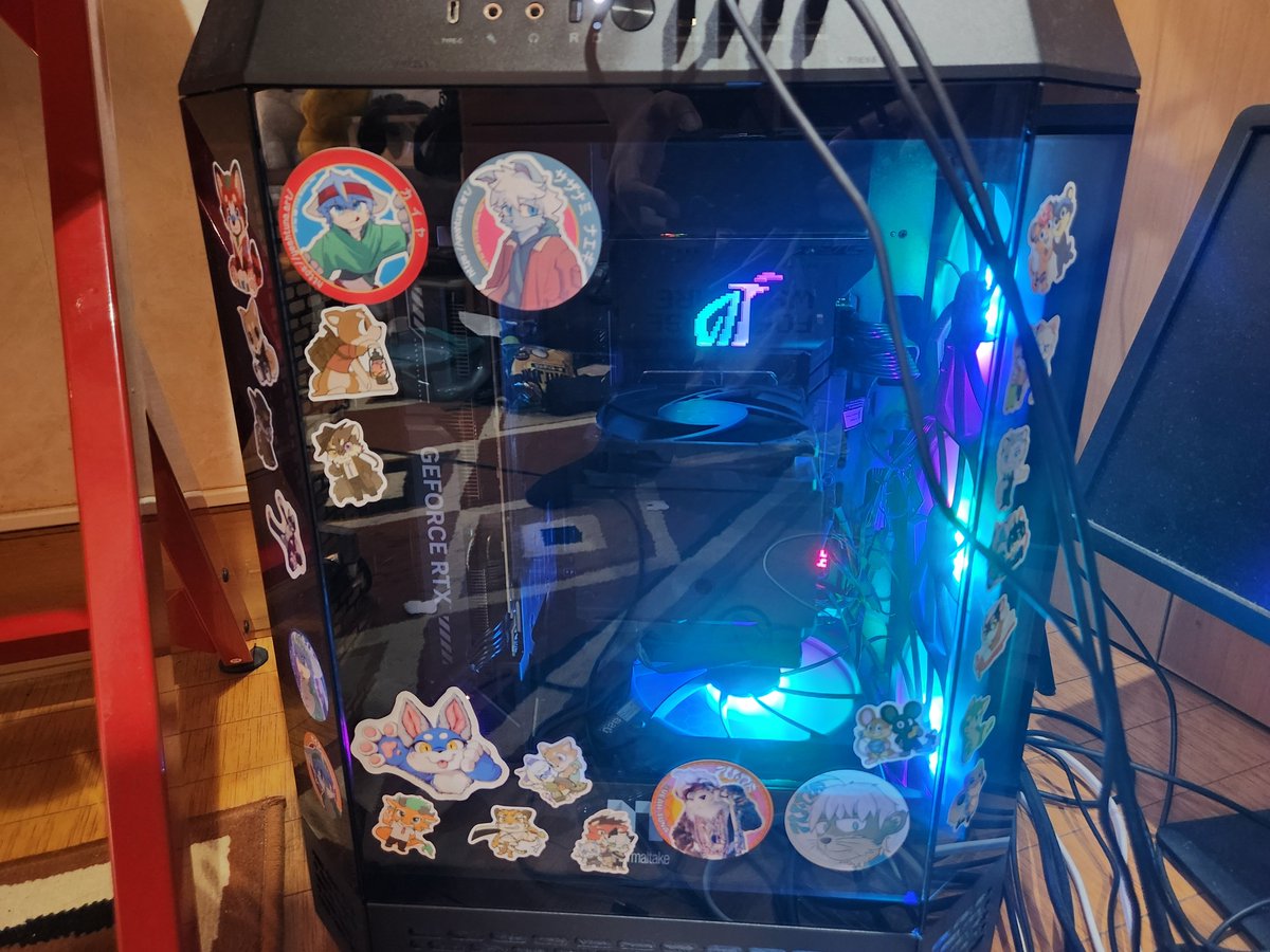 smallRockBoi's tweet photo. 無事 痛pc化しつつある https://t.co/vxT4qYsK6a