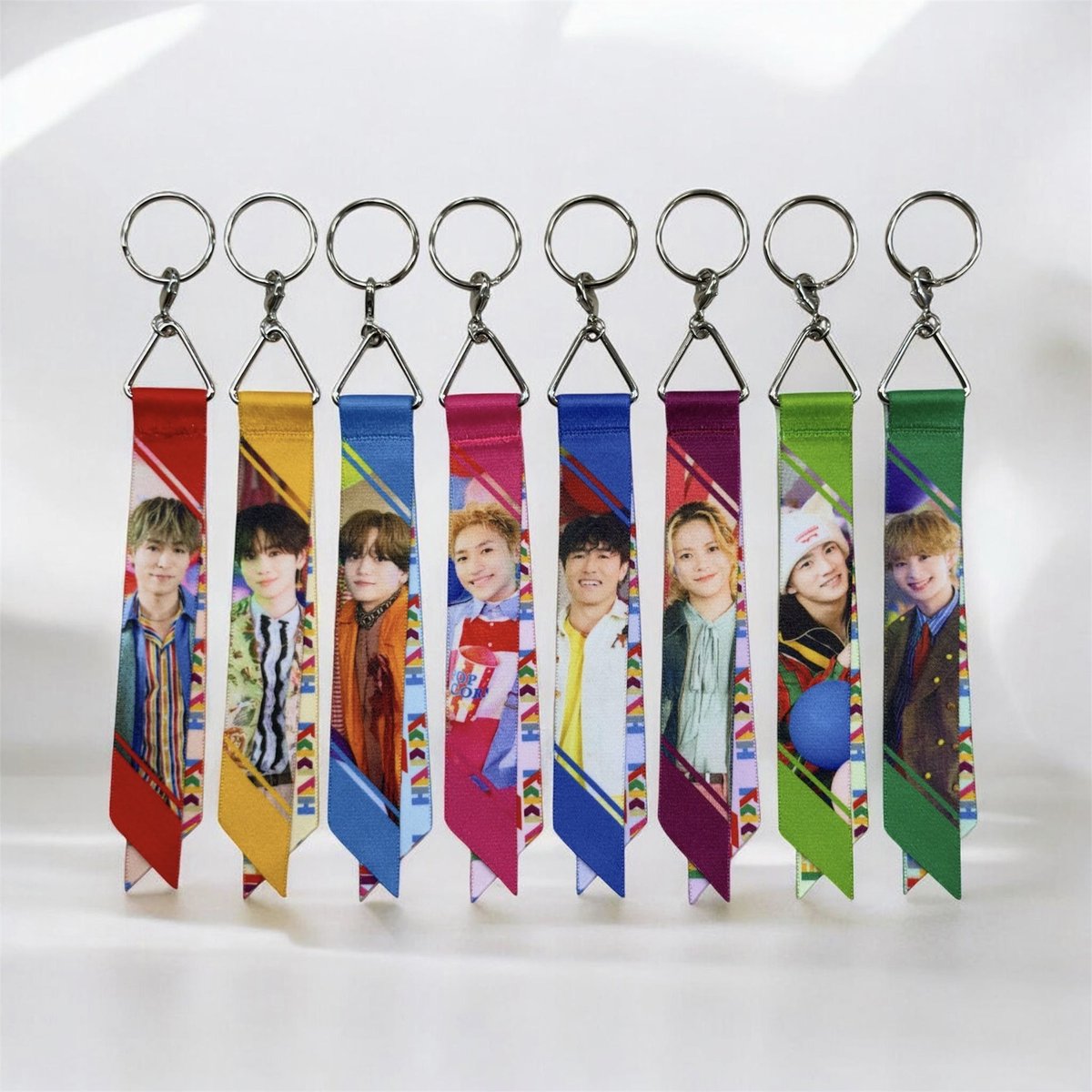 ldh_fcmobilesp's tweet photo. 【 EXILE B HAPPY @KIDS_B_HAPPY  】
2026.10.14 Release💿
🌈NEW ALBUM『WONDER YARD』🎈

🌟グッズ付きパッケージ盤
【AL+GOODS】
グッズ：カメラ風プロジェクターライト📸

🎁LDHオフィシャルSHOP限定
オリジナル特典：リボンキーホルダー🎀

グッズ付きパッケージのご予約は本日
8/3(日)23:59まで‼️

ご予約はこちら🛒
[FC] https://t.co/WcPJCA5xM2
[mobile] https://t.co/JTfush6B49
[CL] https://t.co/AXNdbigBpi

#EXILEBHAPPY