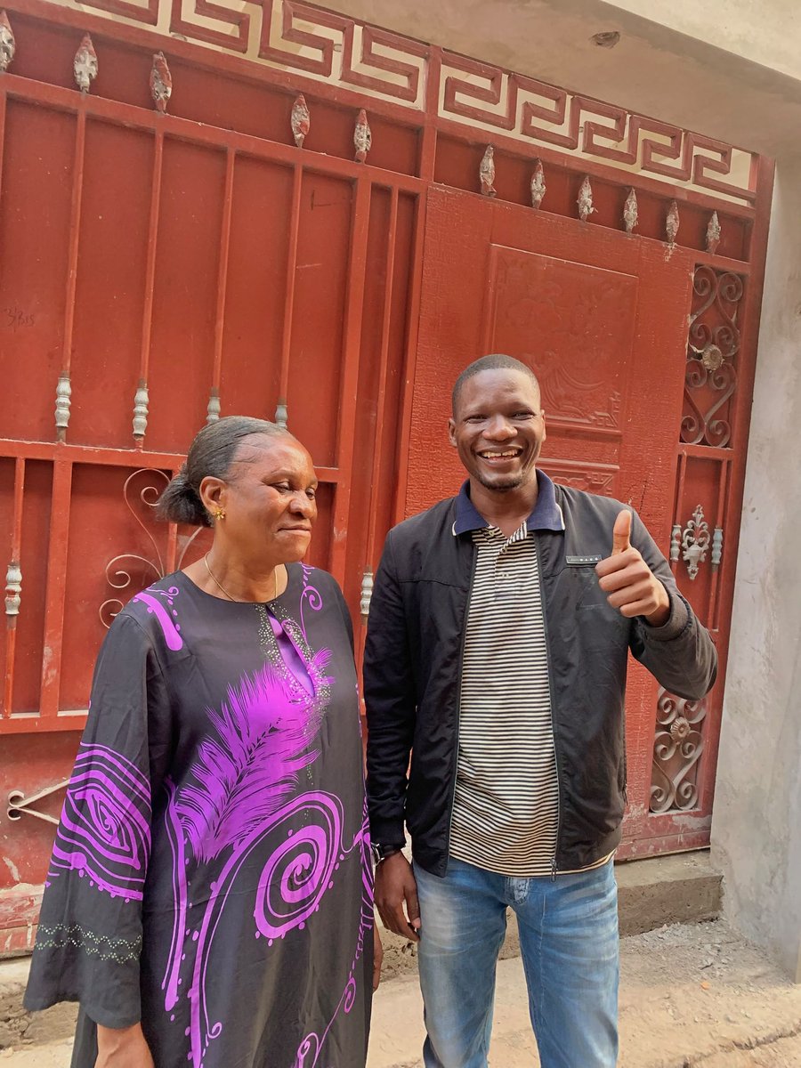MungongoC's tweet photo. Merci beaucoup maman pour tout 😊 https://t.co/nyEcJlthUH