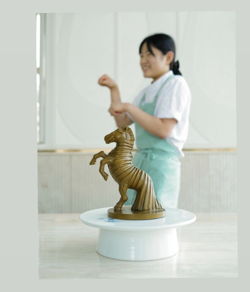 HabisNontonFilm's tweet photo. Kue ulang tahun Trojan Horse untuk Christopher Nolan dari Chef Son Jongwon (Top 8 di CULINARY CLASS WARS season 2).

📷 jw.sson https://t.co/G0aqVGi8o2