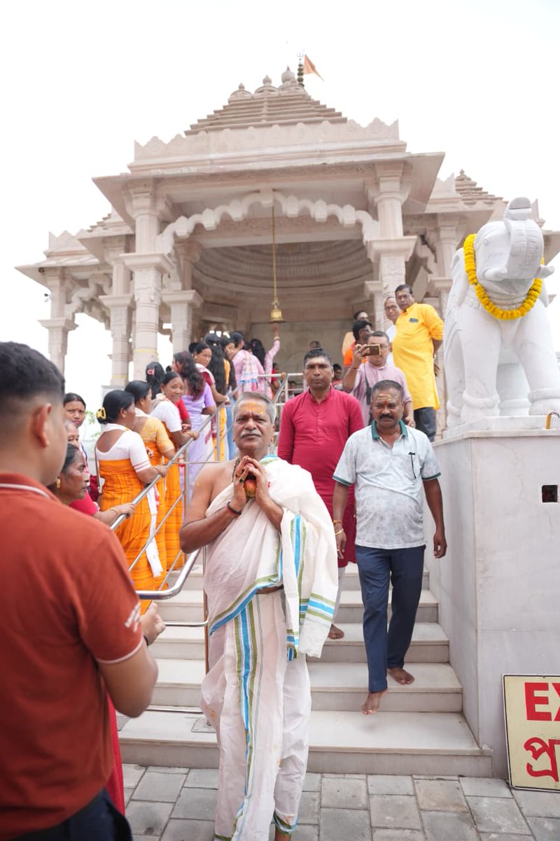 TheAshokSinghal's tweet photo. ॥ॐ नमः शिवाय॥🙏

Started the morning with the divine darshan of Mahadev at the Shiv Mandir in Panbari’s Hindu Vedic Kshetra.

Offered prayers for the well-being of every family affected by the Assam floods, and for strength as we rebuild together. https://t.co/JOAKyzzQvv