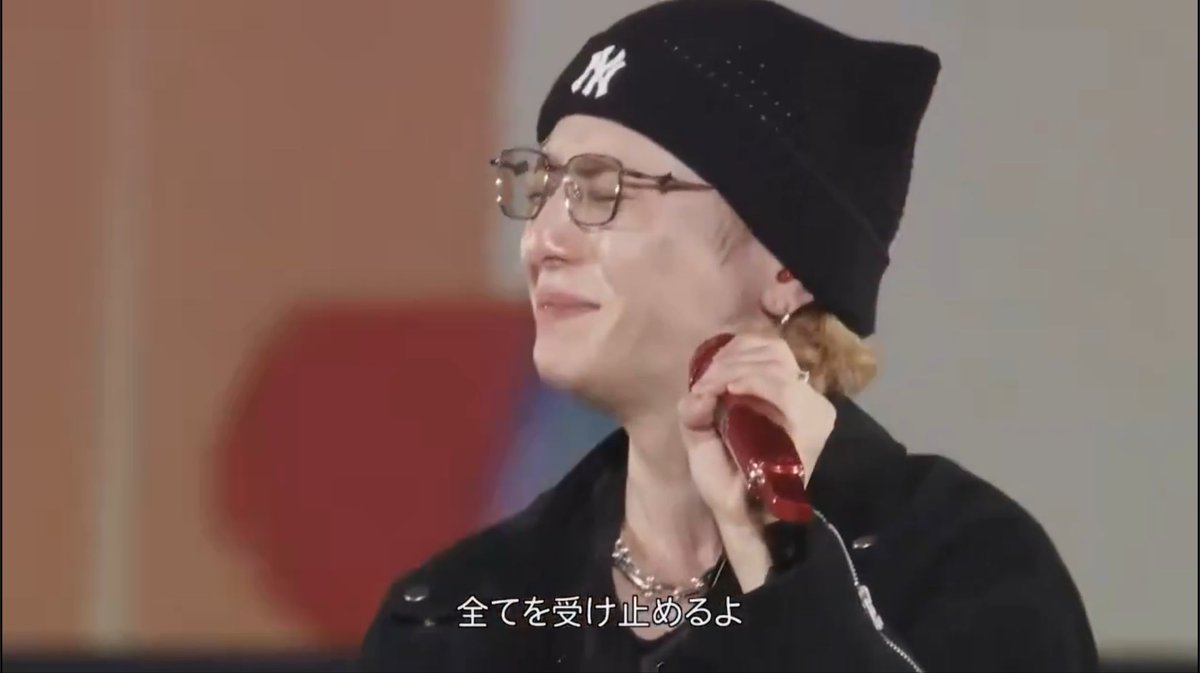 ym_yun059's tweet photo. Bloomin'ってラブソングだけど、「近くてでも遠くてまるで今の僕達みたいだね」とか「君のその横顔振り向いてくれないかな」とか「君を想うこの恋は止まらないよ」とか、ライブ中のアイドルとオタクの関係を表しているような歌詞も多くて、それを大好きな山田涼介さんに歌っていただけるなんて感無量。 https://t.co/0KTAGjHPXQ