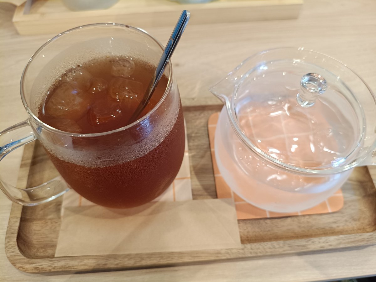 mamizuku's tweet photo. フェイスの前後にちょっとお茶したい時おすすめのカフェ。
黒糖竜眼ナツメ茶が美味しかったです。カレーも。
Stellar café ステラ・カフェ
 https://t.co/nfm53xOCm5 https://t.co/LeNDVLpLZF