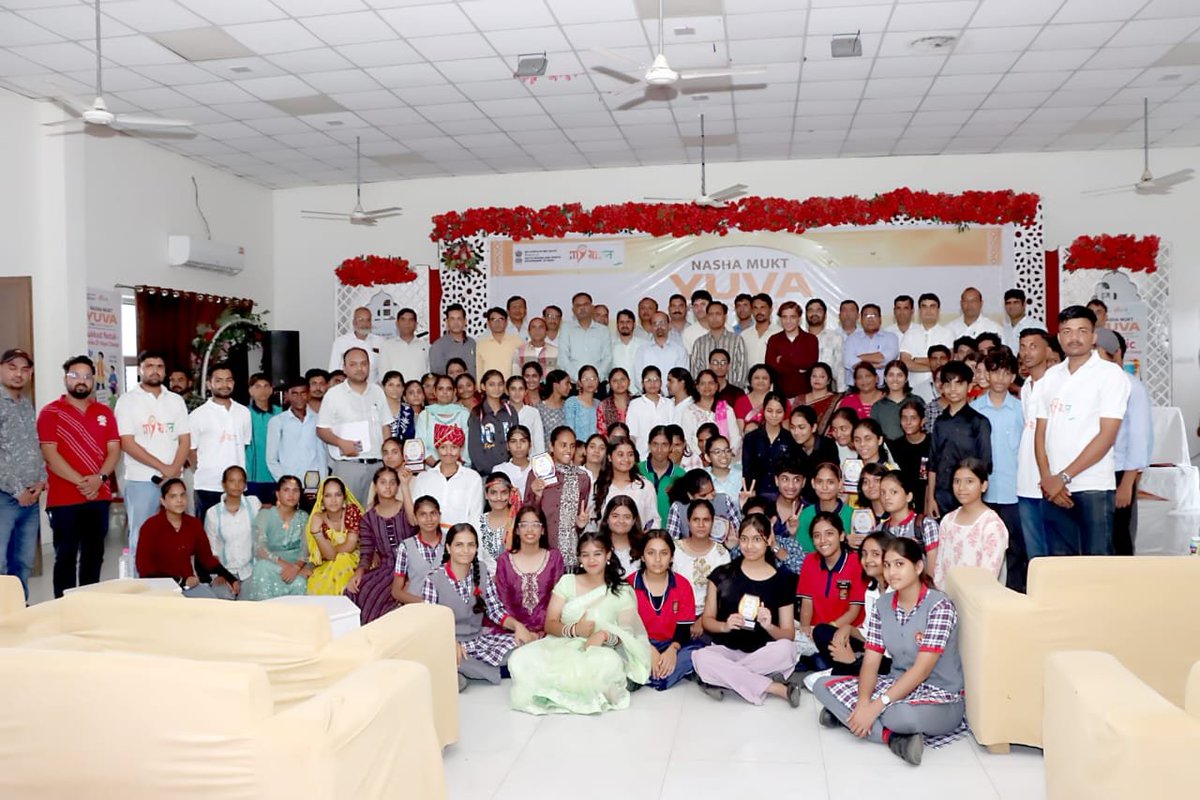 MYB_SWM's tweet photo. @mybharatgov 
@MYBRajasthan 
@PMOIndia 
@mansukhmandviya 
@YASMinistry 
@dmsawaimadhopur 
Nasha Mukti Yuva for Viksit Bharat Competitions at Sawaimadhopur Rajasthan. 
District Collector Sh Kanaram, IAS graced the occasion with his esteemed presence. https://t.co/ASMMwaTye2