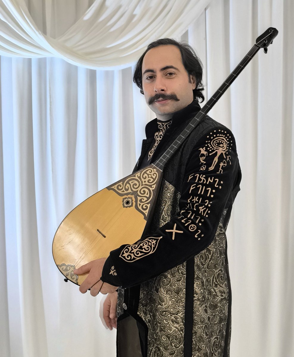 Semih0209's tweet photo. “Esinden oyındı, jürekten muŋındı alar; Gerçek Türk, gerçek Türkçü Dombıra çalar” https://t.co/WlXGtTG7gQ