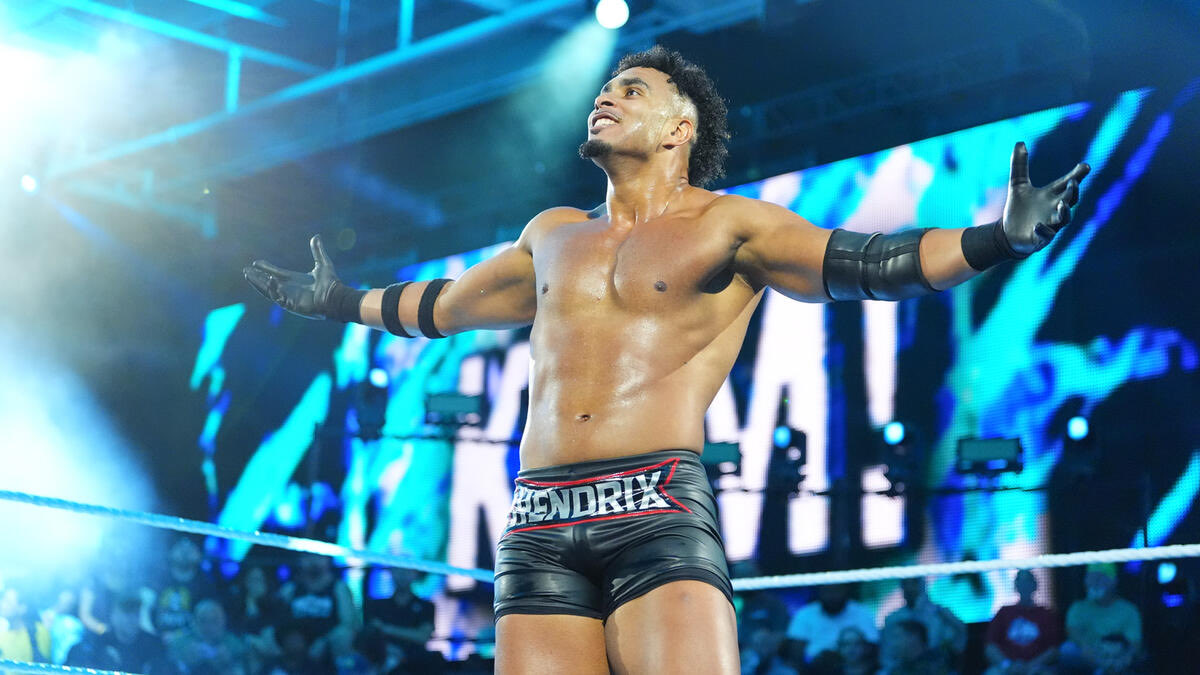 TookCentreStage's tweet photo. #WWENXT
——————

I was made to be in the spotlight, so it doesn’t surprise me that I’m right where I’m supposed to be. I’ve got the look, the charisma, and the style of a champion.

You might as well hand that title over to me. https://t.co/hMy0kQkHLS