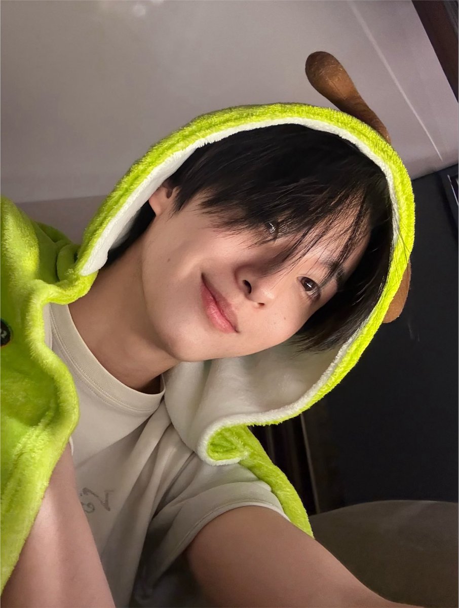 thxnkgod's tweet photo. ไม่มีอะไรลองวางข้างกันดูเฉยๆ🫪🫪🫪 https://t.co/ISAQuRWIsX