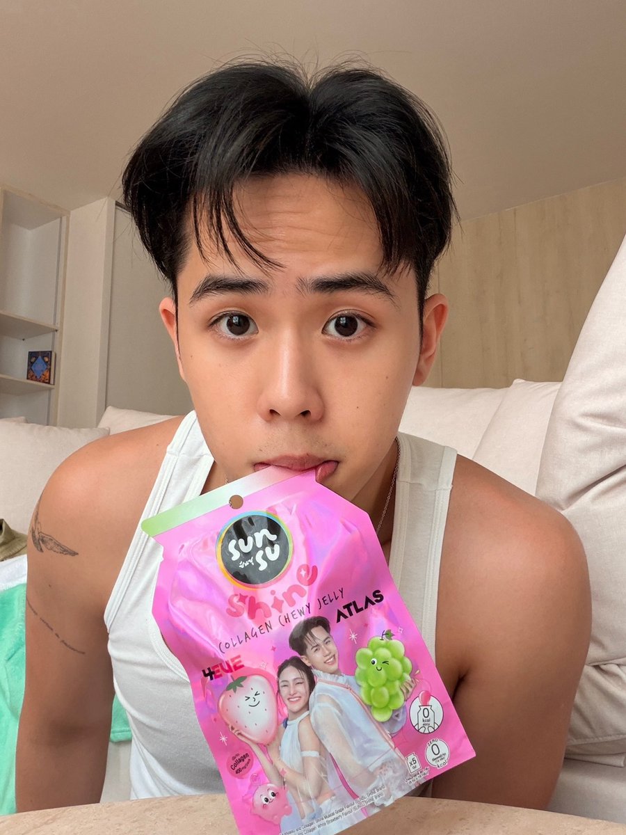 thxnkgod's tweet photo. ไม่มีอะไรลองวางข้างกันดูเฉยๆ🫪🫪🫪 https://t.co/ISAQuRWIsX