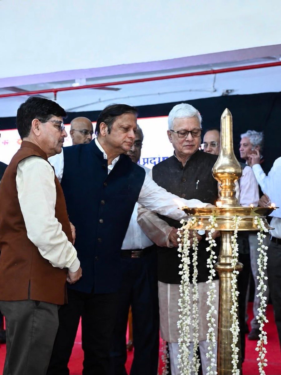 Asifbhamlaa's tweet photo. #TBFreeMumbai #TBMuktBharat Campaign with Hon @maha_governor Thankful To #RakeshBedi Ji For being A part of this Noble Endeavour Cordinated By @bhamlafoundatio 💚 https://t.co/lNDvelx5Ij