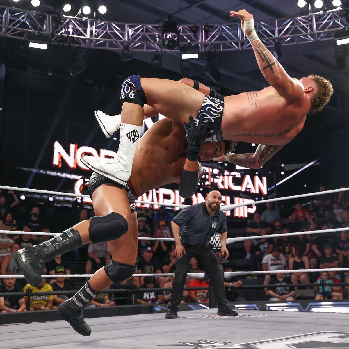 TookCentreStage's tweet photo. You see what I had to do here? I made Myles go past his limit because I’m THAT good. Then everybody and their momma wanted to put hands on me. https://t.co/0GP120uGDK