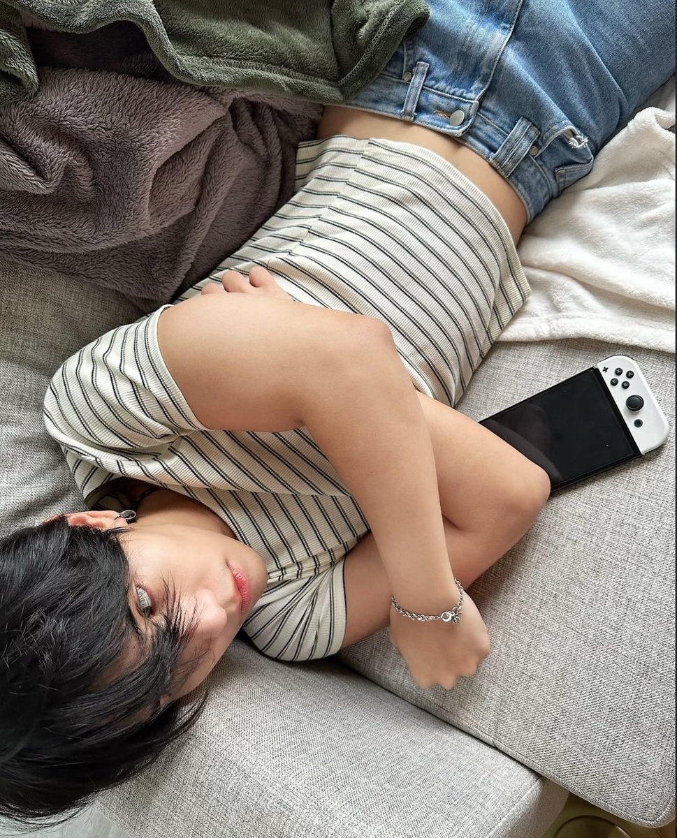 imnotbutterr's tweet photo. จ๋าlets slow it down กูหึง
จ๋าแต่งตัวเซ็กซี่ กูพากลับบ้าน
จ๋าลงรูปเคะ ๆ กูเป็นลม
จ๋าใส่เบบี้ที กูมรณะ https://t.co/5FqxhNMkCo