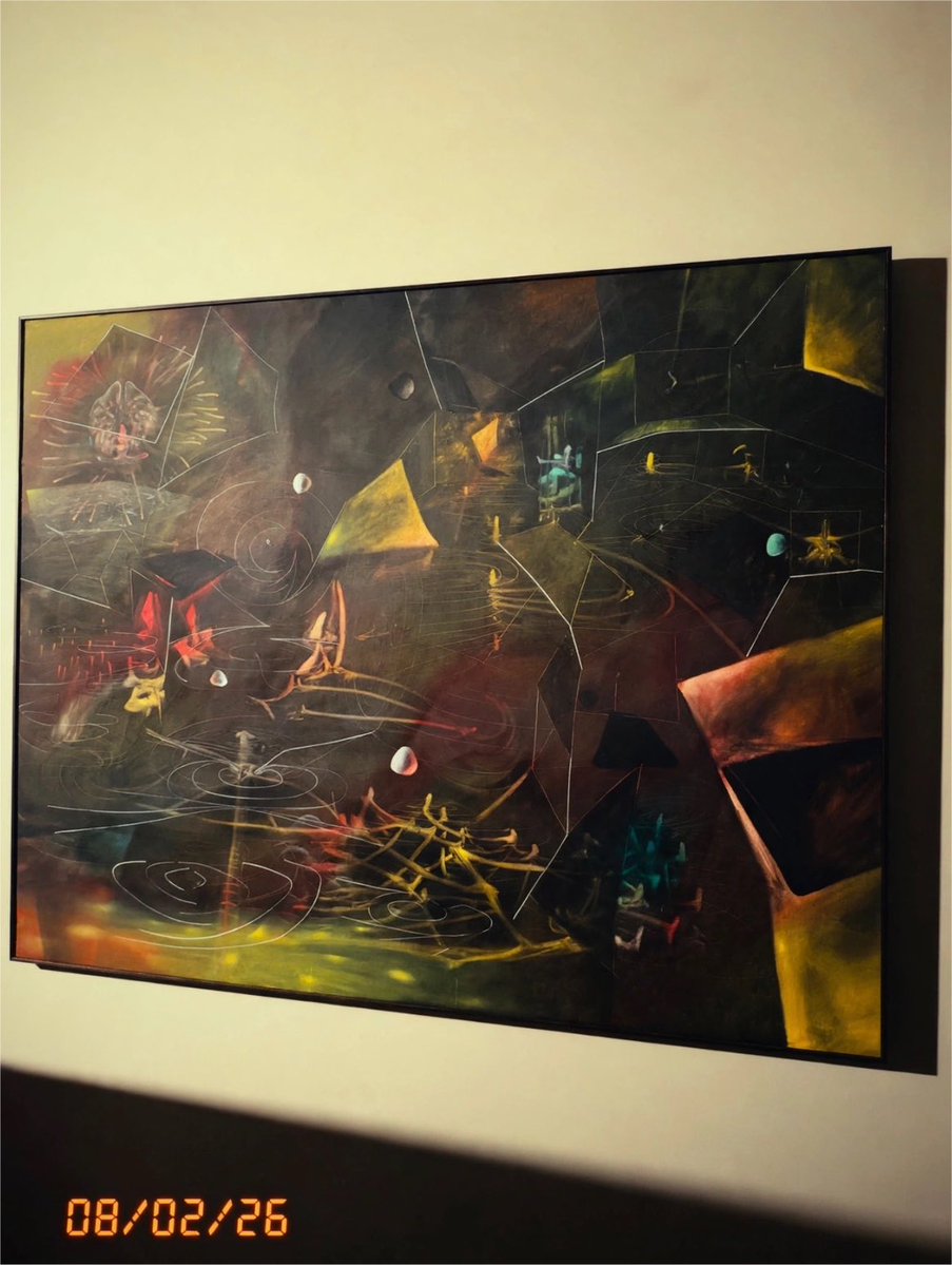 modernvitorian's tweet photo. 1/ Yesterday I visited MoMA for the first time.

I never cared much for contemporary art. I didn’t think I’d end up reflecting on love, loneliness, and even myself through it. But something about its refusal to conform finally reached me.

Two paintings left me speechless. https://t.co/QqFlYDBCVW