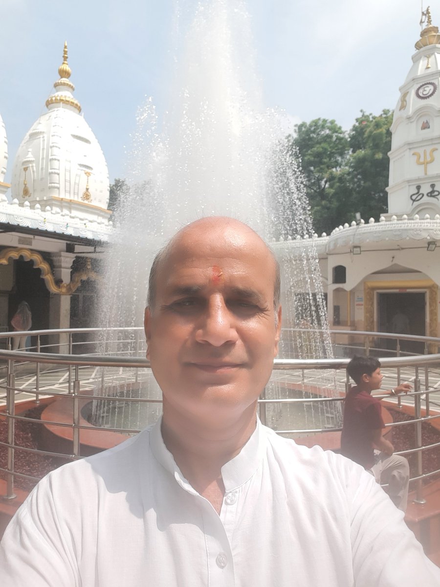 JugranRavinder's tweet photo. ॐ卐ॐ卐ॐ卐ॐ
साम्बसदा शिवाय नम: हर हर महादेव 
ॐ नम: शिवाय 
#श्रावणमास 
#श्रावणसोमवार
#RavinderJugran
#हर_हर_महादेव https://t.co/lkjWsCiKfk