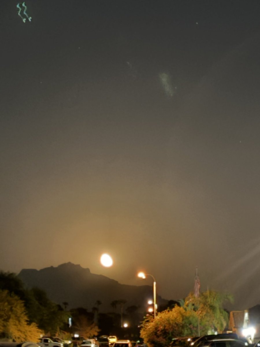3XHoots's tweet photo. Got 2 cool pics of the moon rising over the mountain here in Arizona!!🌕🌙🌕🌙🌕🌙🌕🌙 https://t.co/fw7aPiuHM0